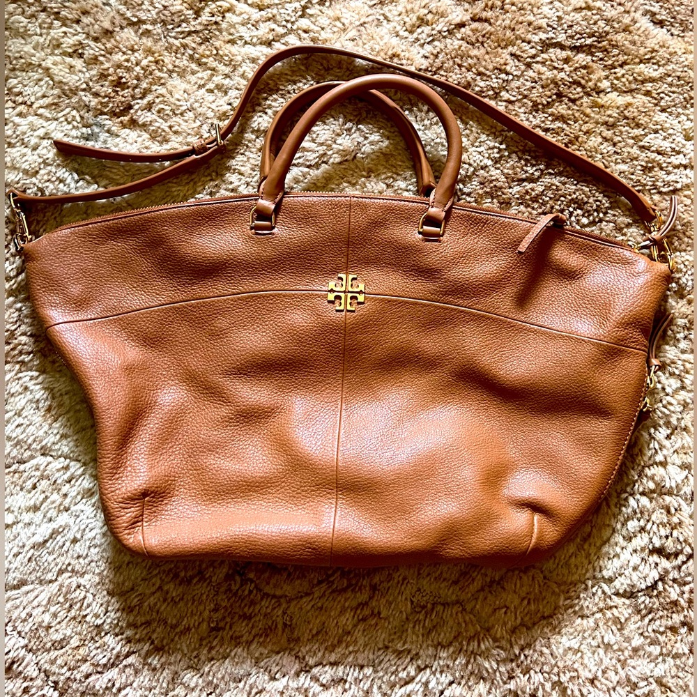 Height: 10”;length: 12”;depth: 2” leather, Top handles with 5.1" drop;